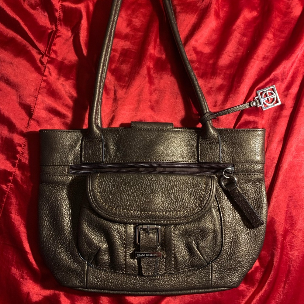 Giani Bernini Black Shoulder Bag with Structured Design and Textured Leather